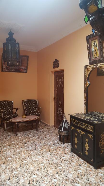 Hotel Dar Ilyana à Ait Tiourhza Extérieur photo